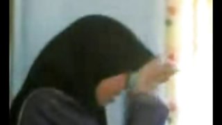 俄羅斯金發女郎穿上他的紅發女友色情片