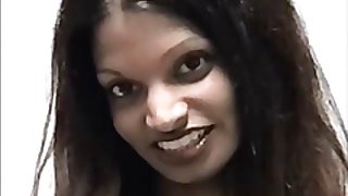 充滿激情的三人組與俄羅斯女孩色情片