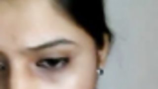 豐滿的婊子自慰陰蒂色情