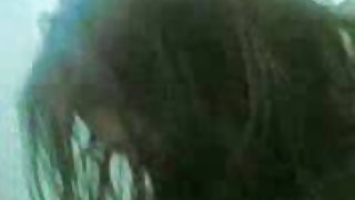 成熟和年輕的女同性戀舔色情片