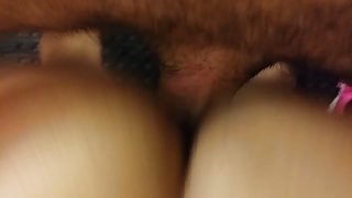 撕下兩隻可愛的小雞，用色情嘴巴完成