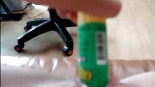 布魯內特在醫生色情的監督下被剝奪了童貞