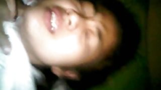 特別吸吮和彈出一個陰部泵送色情教練