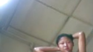 來自軍隊攻擊我的妹妹開始他媽的而不是克制暨她的陰部色情