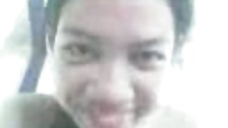 他起飛並操了廁所裡的蕩婦，倒了精子色情片